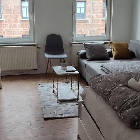 Privatzimmer-2 In Ruhiger Lage 9Min Von Hbh Nuremberg Exterior photo